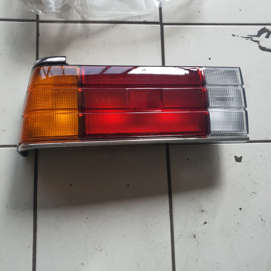 Sunny B11 stop lamp lampu rem belakang Nissan