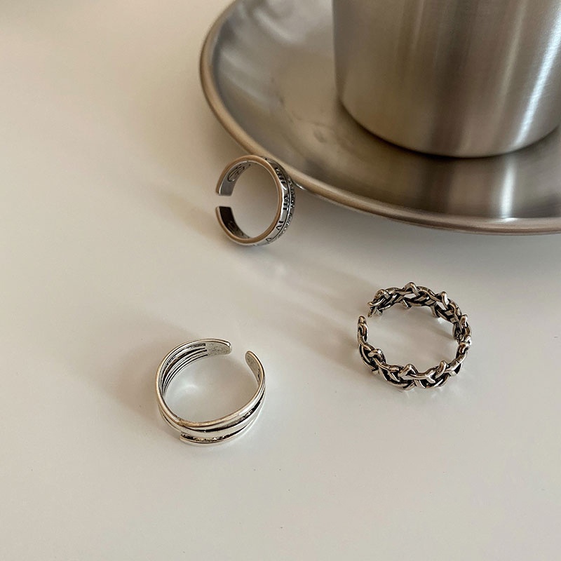 AY(CN) Set Cincin Bentuk Hati Warna Hitam Dan Putih Untuk Wanita