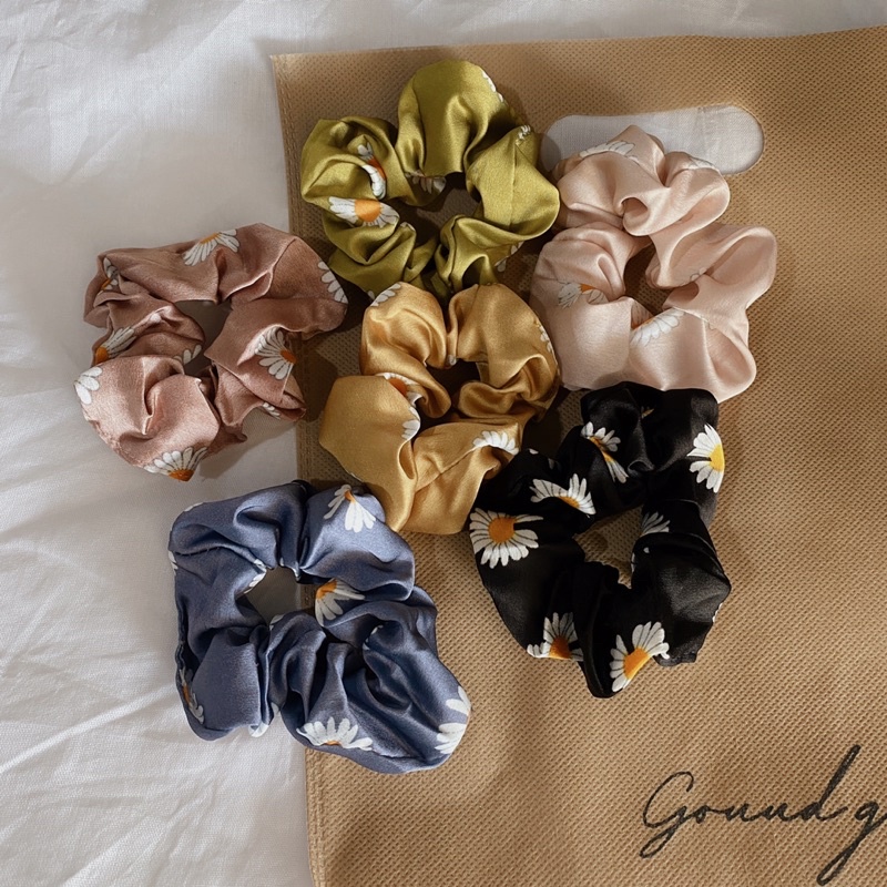 Satin Daisy Scrunchies / Scrunchies Murah