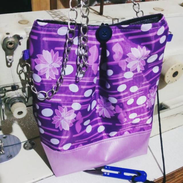 tas slempang ukuran 25x 15×8cm