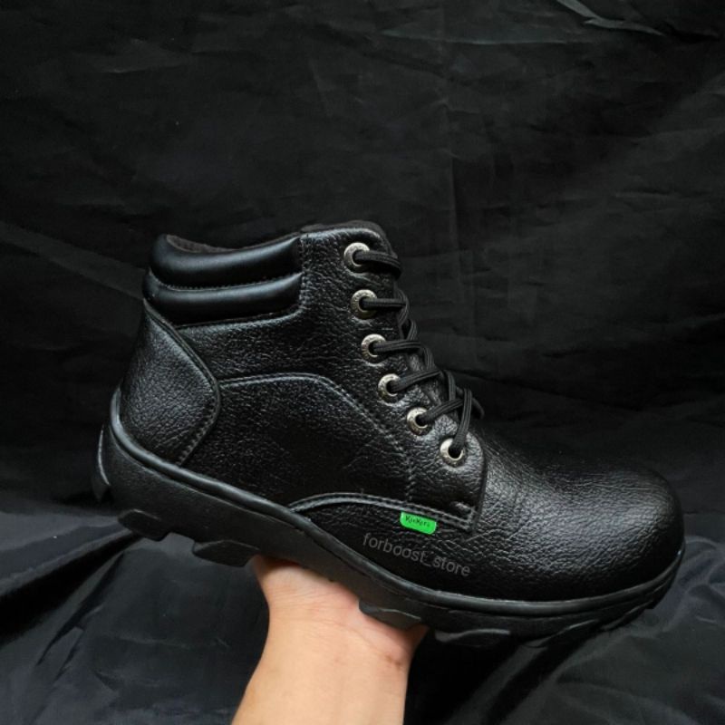 sepatu safety pria ujung besi sepatu septy boots kerja lapangan proyek  terbaru dan nyaman