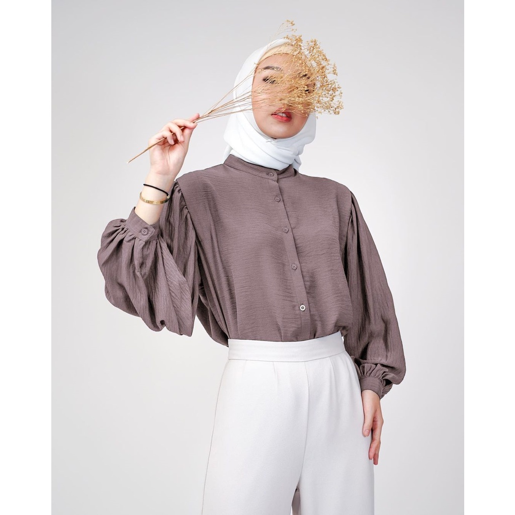 AzaleaTop Blouse Kemeja Atasan Wanita polos pull kancing depan Lengan Balon Oversize Terbaru  Pakaian Wanita Muslim Murah beraneka Warna