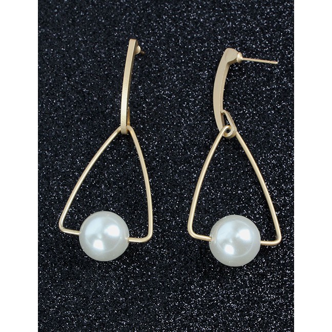 LRC Anting Tusuk Fashion Gold Triangle Pearl Earrings F32606