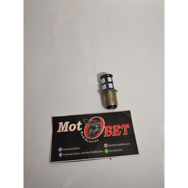 lampu belakang kedip warna biru