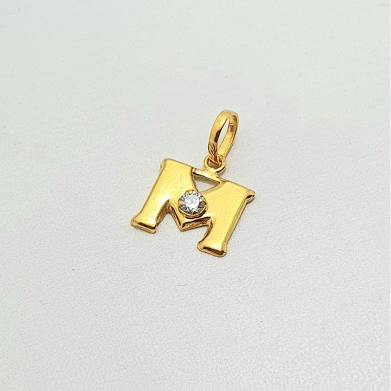 Liontin Emas Muda Huruf M Mata Putih 1/2 Gram