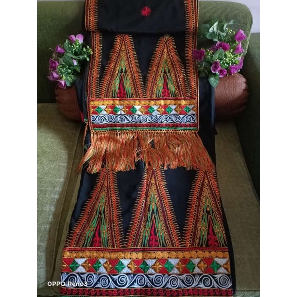 kain + selendang motif Aceh