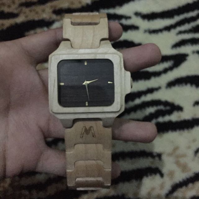 Jam tangan matoa