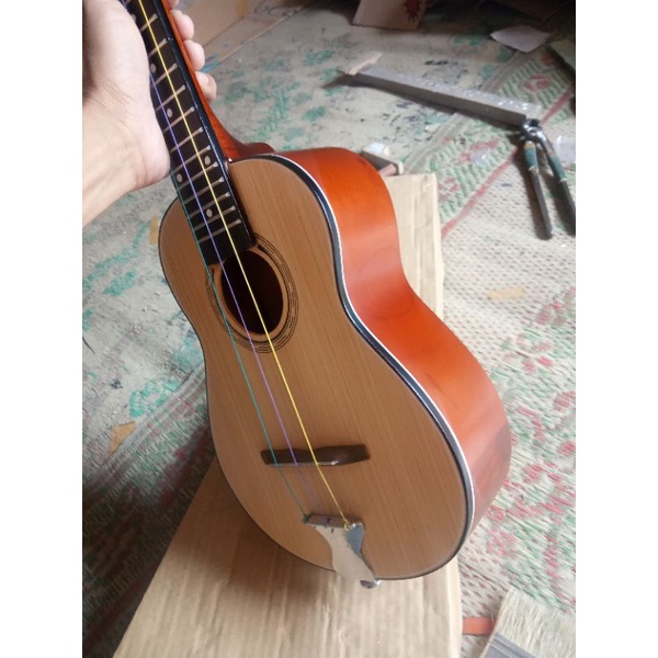UKULELE BOBOK KAYU SENAR 3.