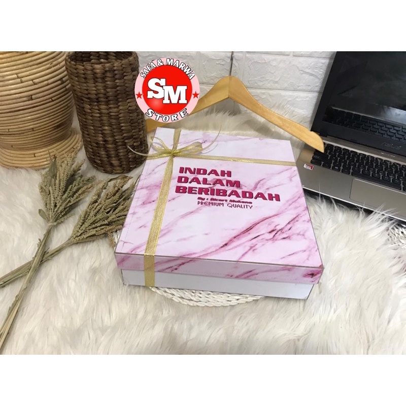 

box exlusive hampers/bisa costum