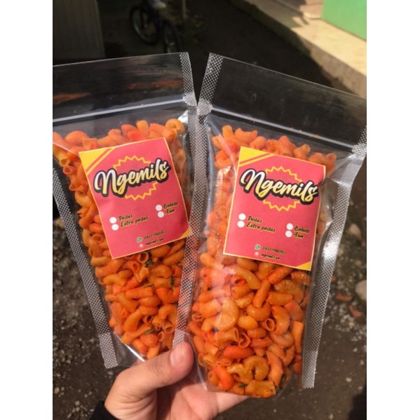 

MAKARONI NGEMILS PEDAS DAUN JERUK, MAKARONI BANTET