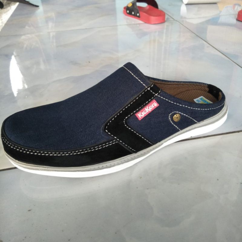 sepatu sandal casual slop kasual nyaman dipakai warna navy