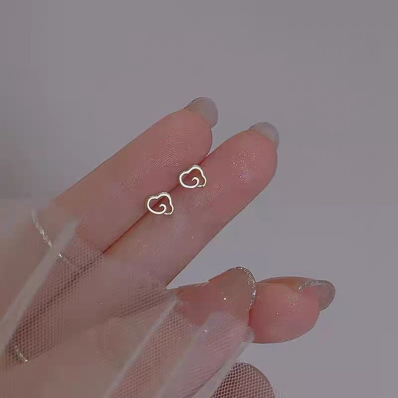 Roselife 1 Pasang Anting Tusuk Sterling Silver 925 Desain Awan Hollow Mini Untuk Wanita