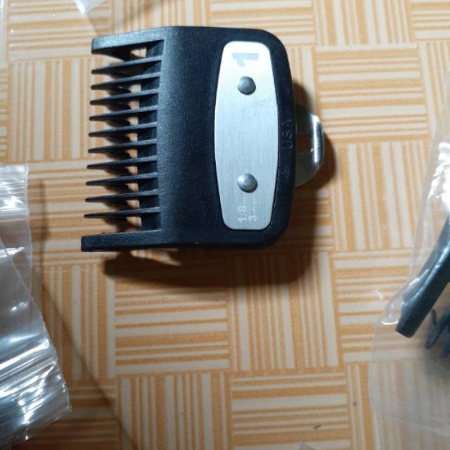 Sepatu ukuran mata mesin cukur rambut no 1