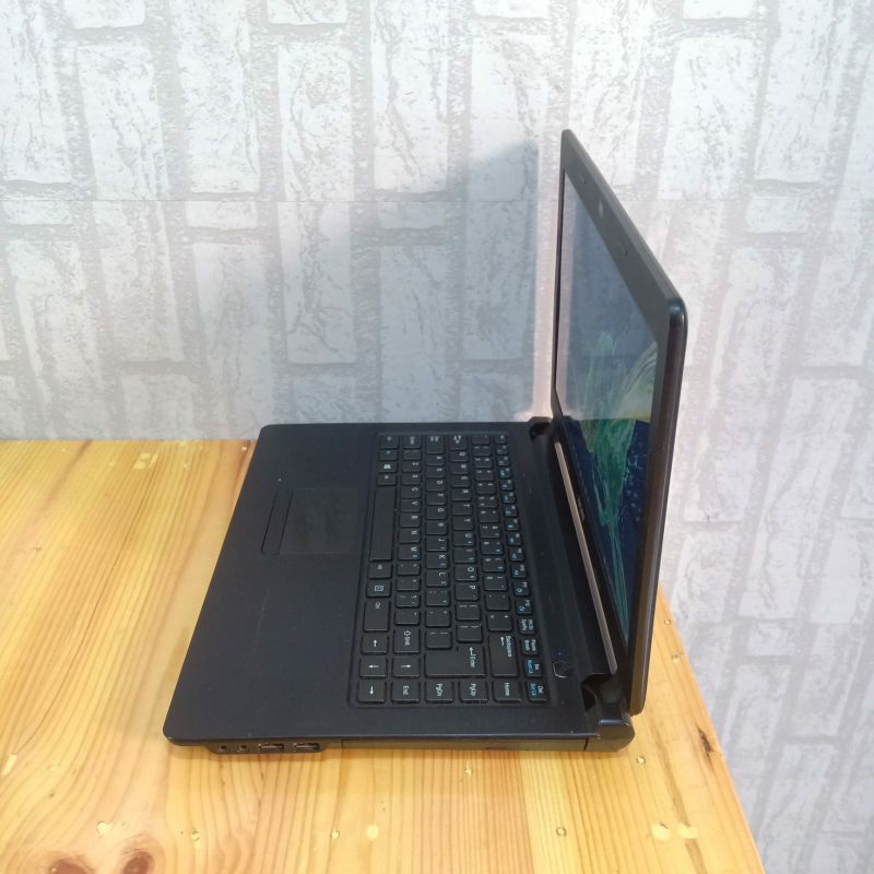 Laptop Acer Aspire Z3-451 Amd A10-575M Ram 4GB HDD 500GB Vga Amd Radeon Hd 8650G Windows 10 Layar 14 inc Gaming editing desain