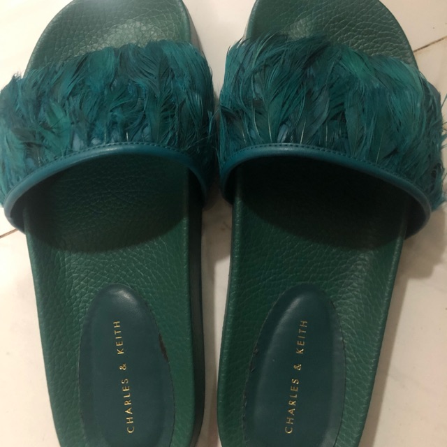 Preloved sandal charles and keith