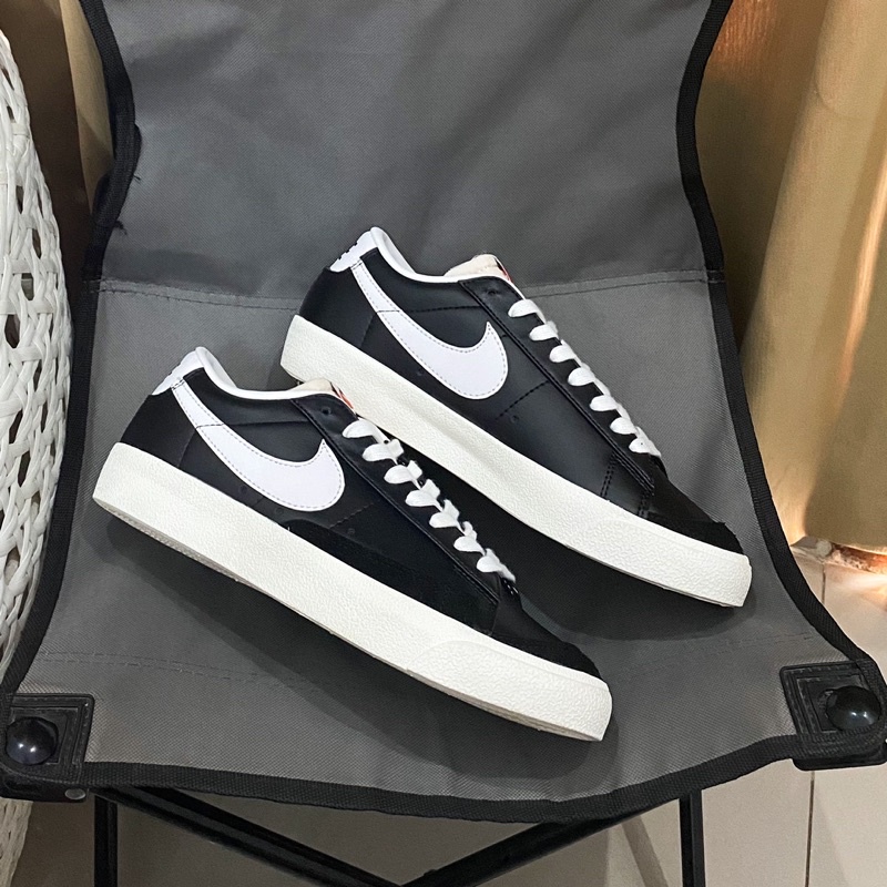 ORIGINAL 100% BNIB NIKE BLAZER LOW BLACK WHITE