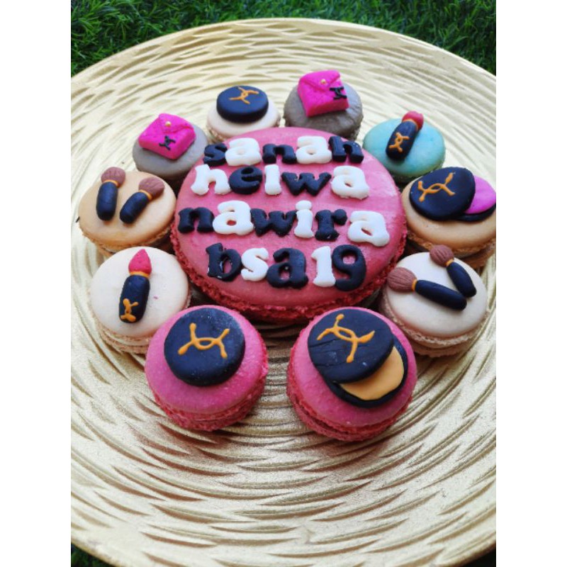 

Macaron Birthday (1 Super big macaron + 10 reguler macaron)