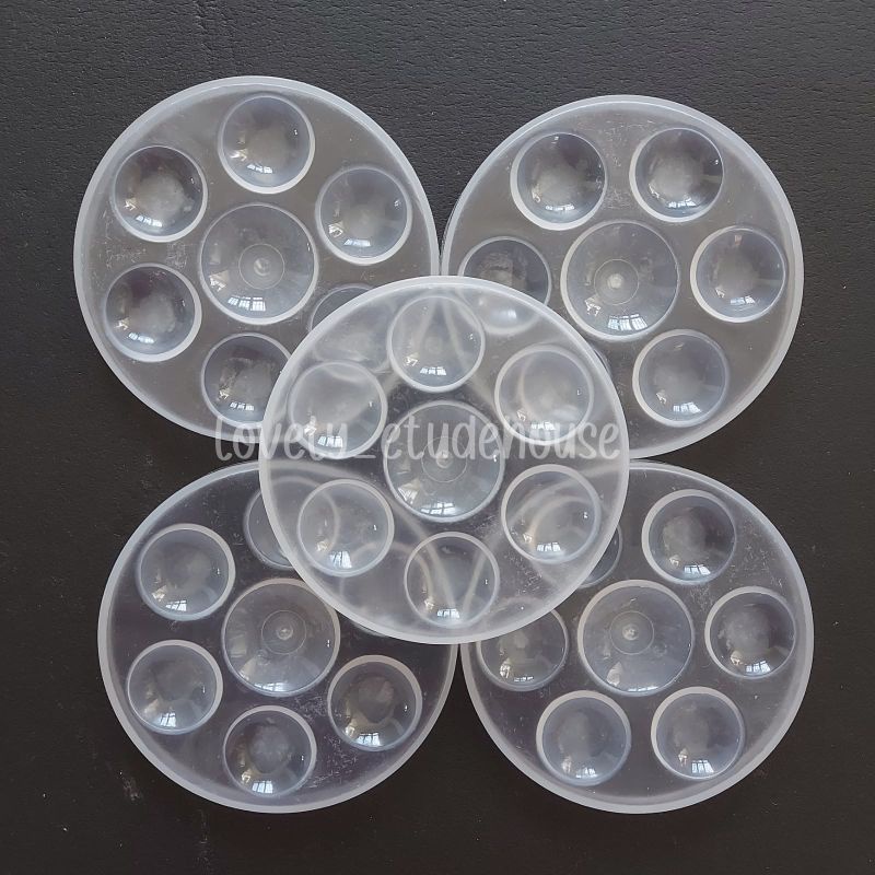 

Palet / pallette kecil plastik diameter 9cm | palet lukis | palet lukis plastik anak | palet cat air | palet cat air plastik | tempat cat air plastik | papan cat lukis plastik | papan cat air plastik | wadah cat air | wadah cat lukis | palet lukis cat air