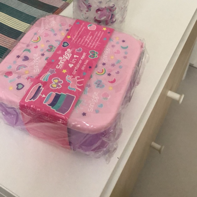 Smiggle Lunch box 4in1