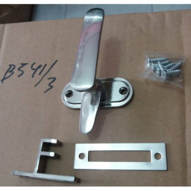 Rambuncis / slot jendela / kunci jendela