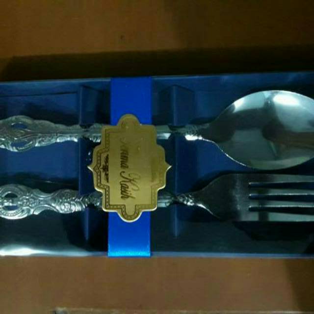 Souvenir sendok garpu Mika