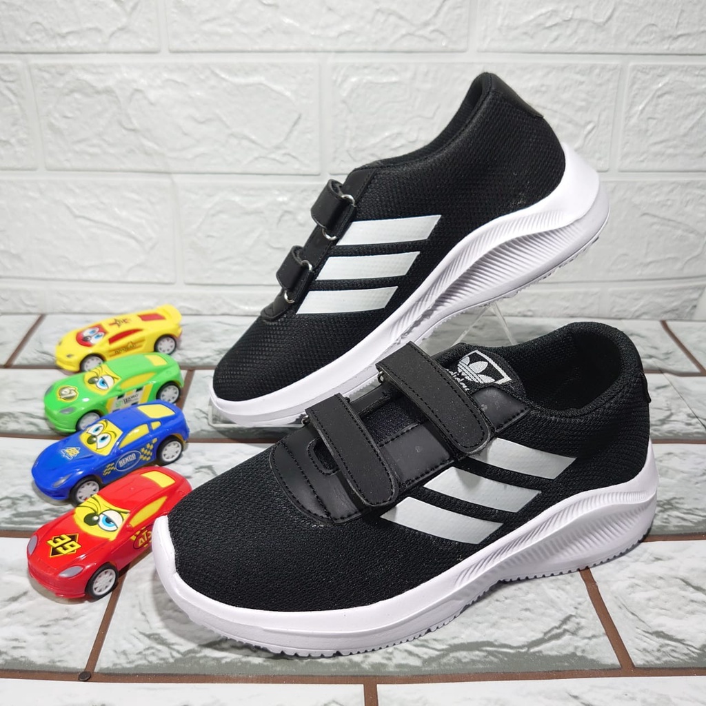 [PROMO] sepatu anak/sepatu sekolah hitam putih rekat/sepatu terbaru/sepatu anak laki laki perempuan/sepatu TK SD umur 4 5 6 7 8 9