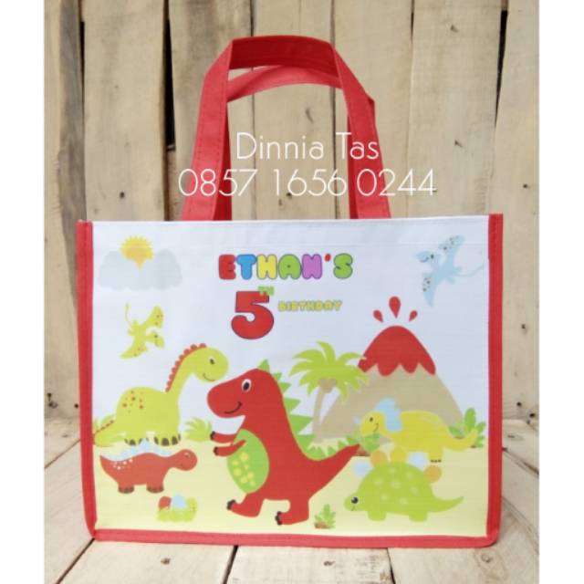 

Tas Ulang Tahun Dino
