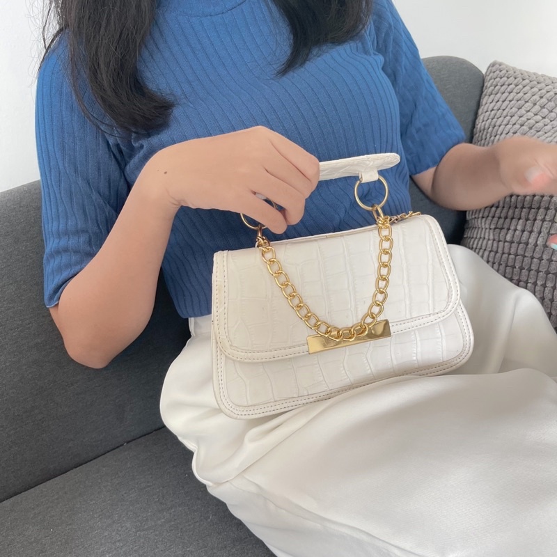 Claire Shoulder Bag