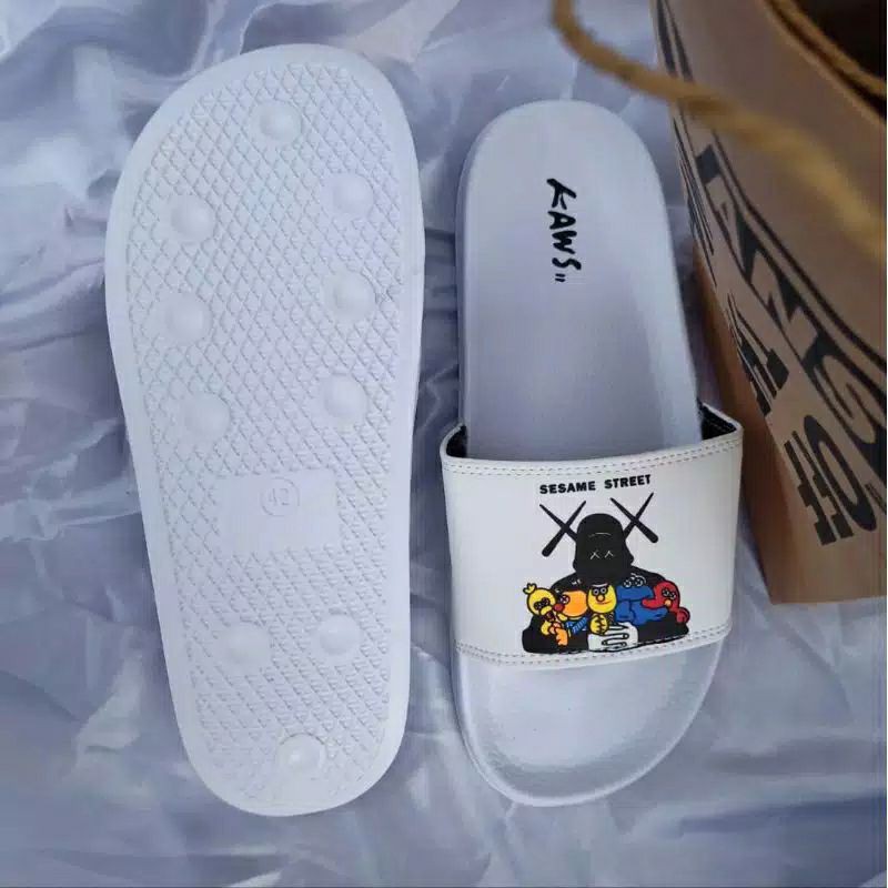 Sendal KAWS Supreme Sesame Street / Sandal slide-slop pria wanita murah-1