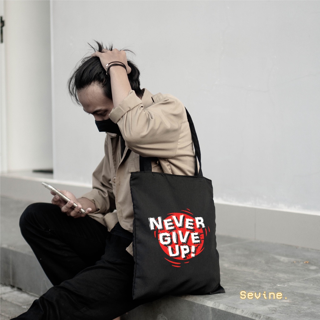 Sevine Totebag Tas Wanita Tote Bag Resleting Typography Black Series - BTB1