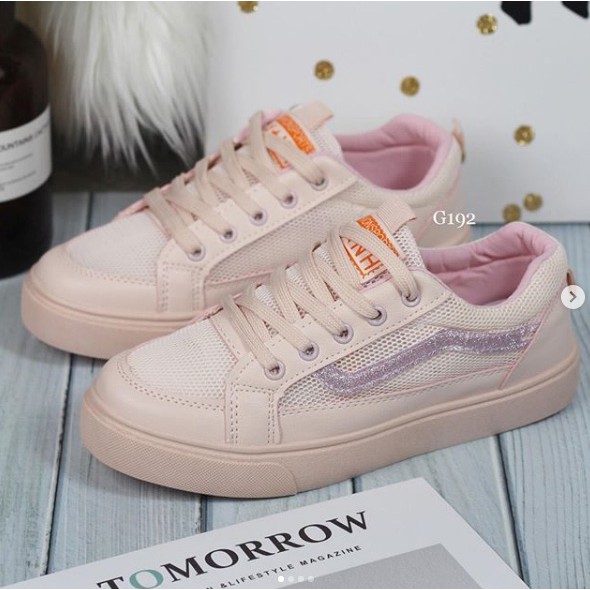 Sepatu sneakers G192