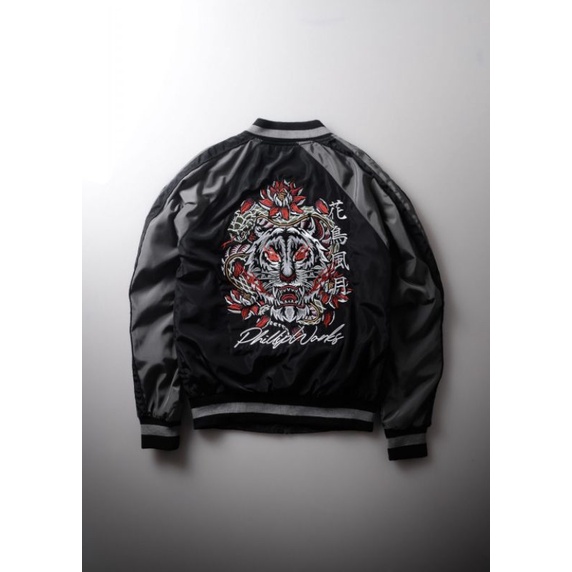 JAKET BOMBER SUKAJAN PHILLIP WORKS SILVER TIGER