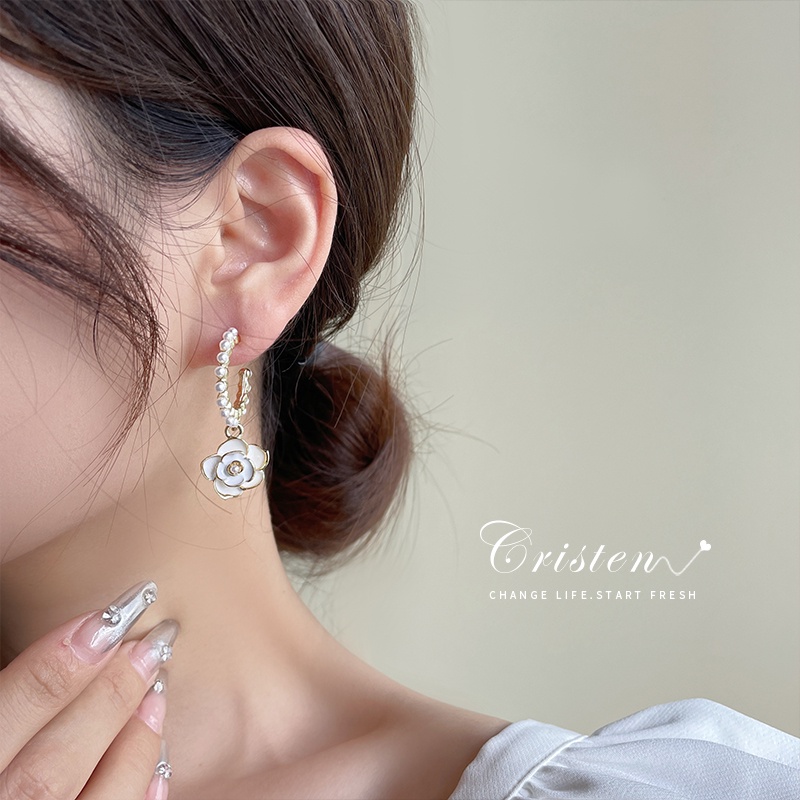 Anting Stud Bentuk Hati Aksen Mutiara Gaya Retro Untuk Wanita