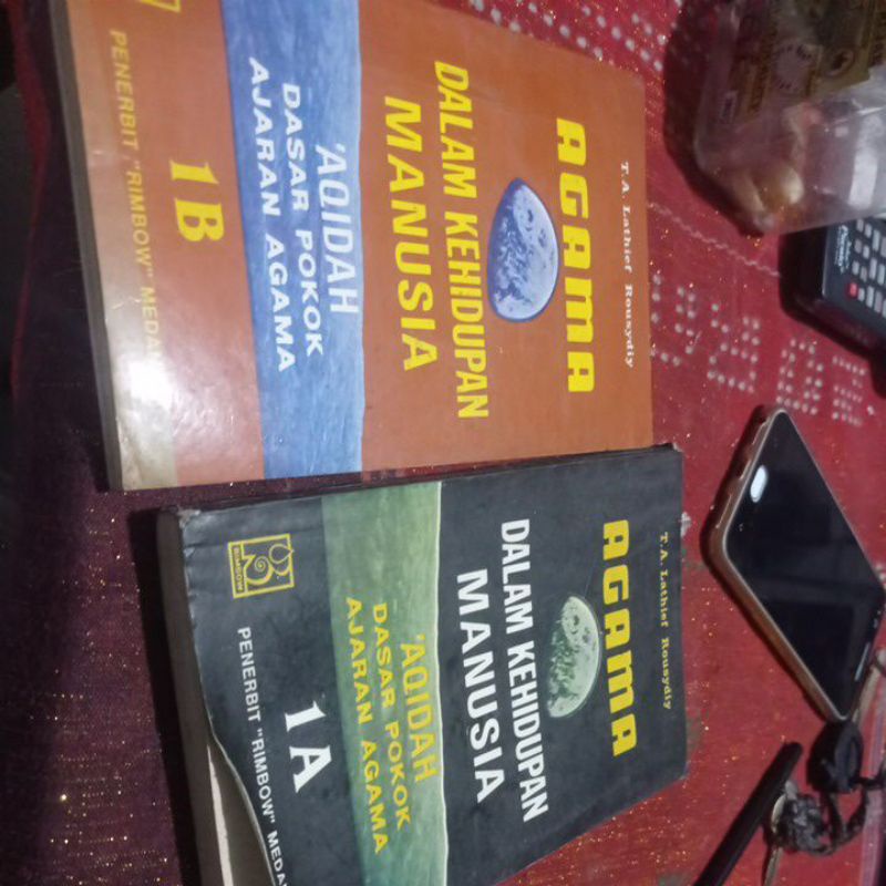Buku agama dalam kehidupan  manusia 1a-1b