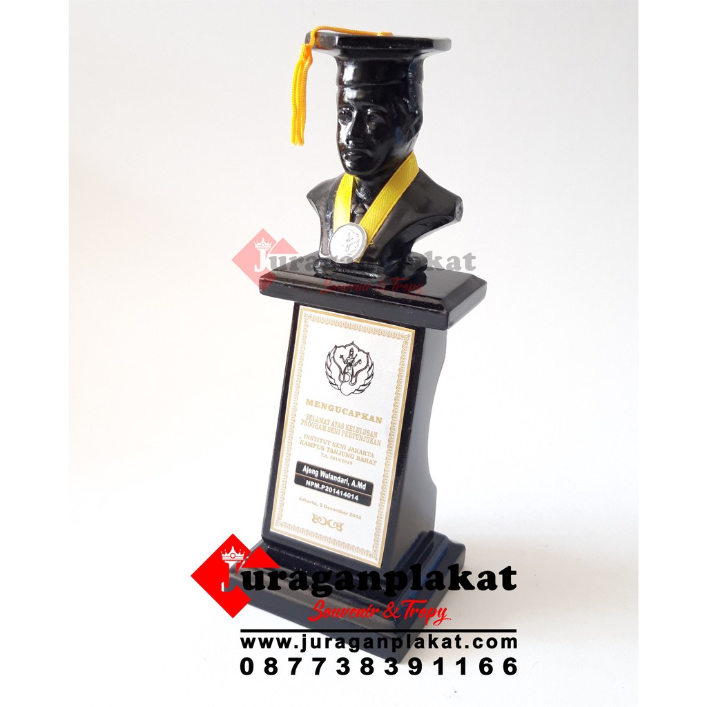 Jual Plakat Patung Wisuda Bahan Kayu Dan Resin Shopee Indonesia