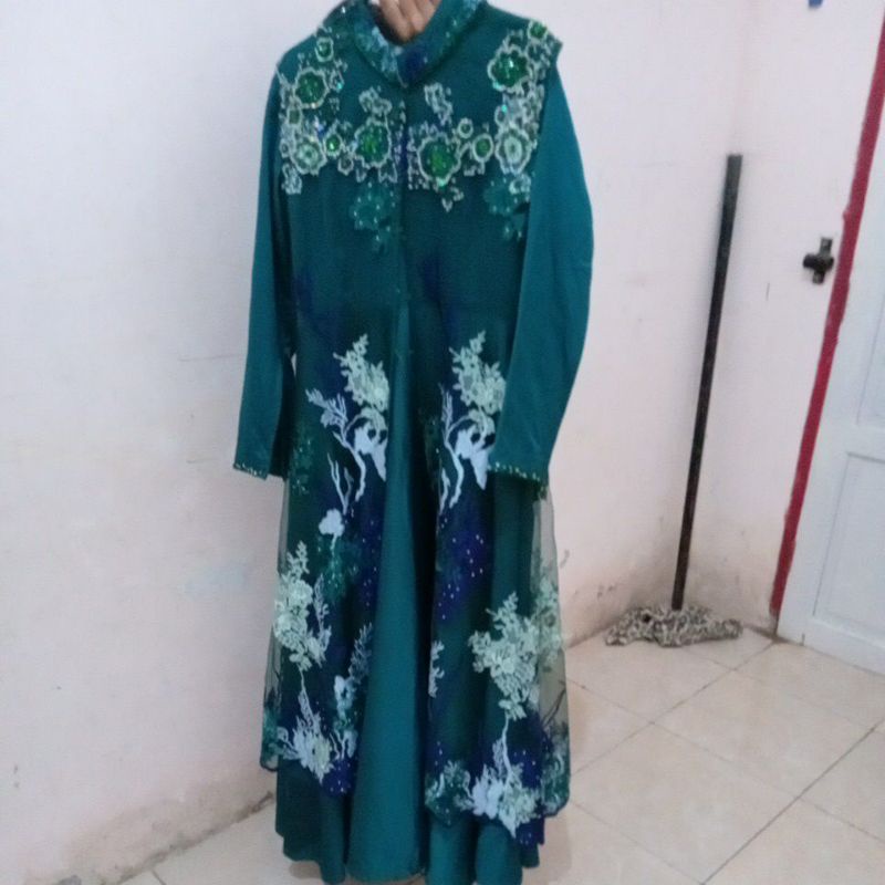 baju pesta manik