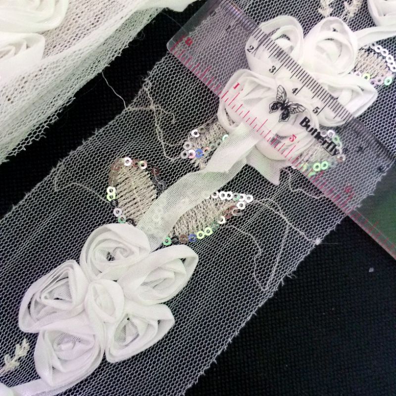 per  meter,renda tile putih tulang payet silver/perak lebar 8cm