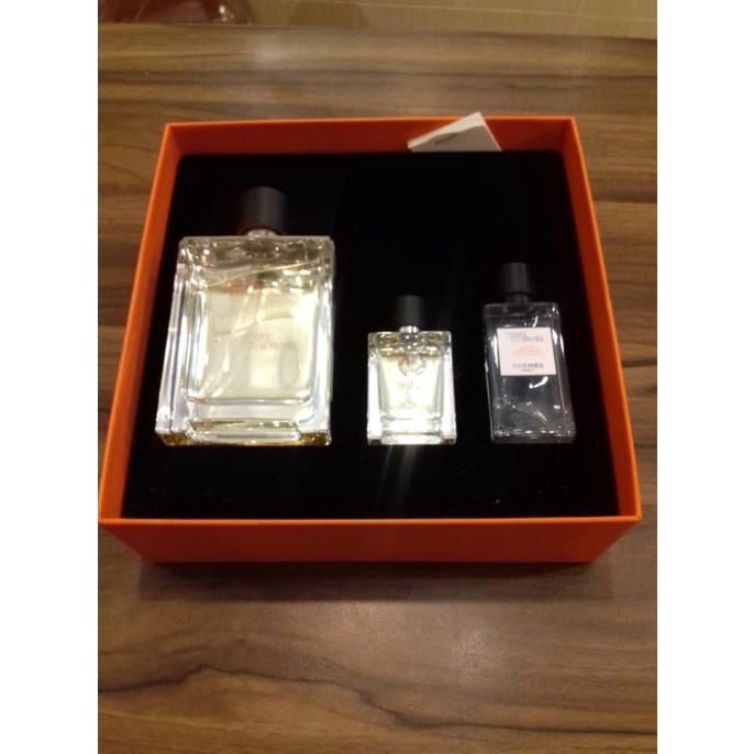 

Terre de hermes authentic parfume Set gift by Hermes hand carry Europe