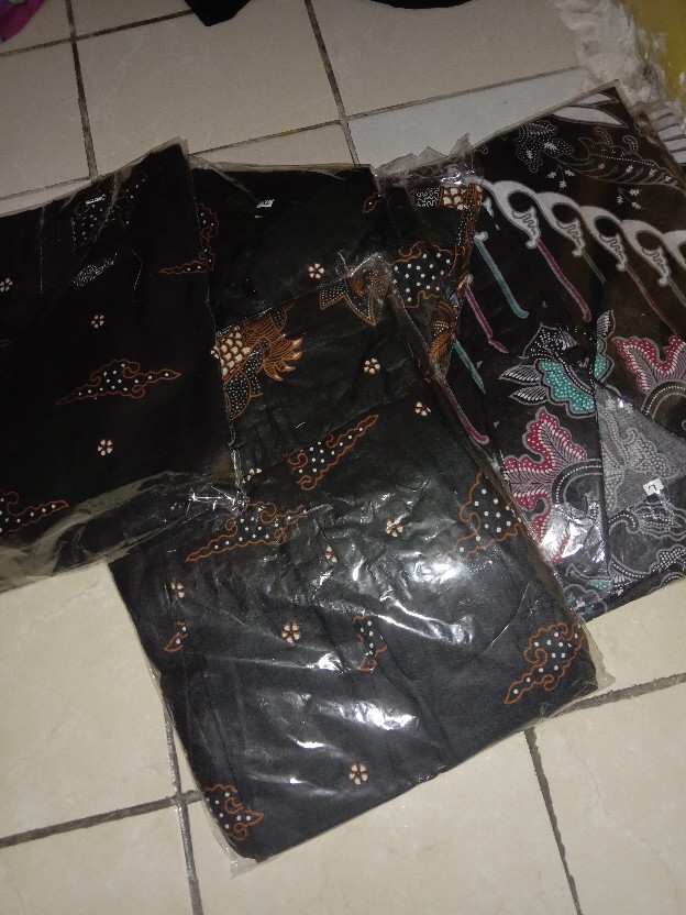 Hem Pria Lengan Pendek Terbaru Original M L Xl