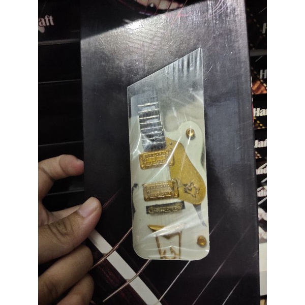 miniatur gitar EPIPHONE putih