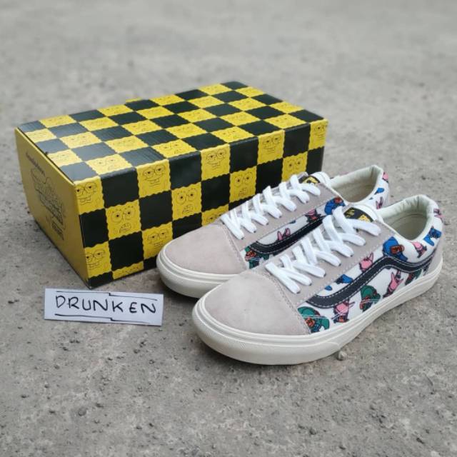 SEPATU VANS VAULT OLD SKOOL OG X SPONGEBOB WHITE GREY - ORIGINAL PREMIUM - putih abu catur sekolah