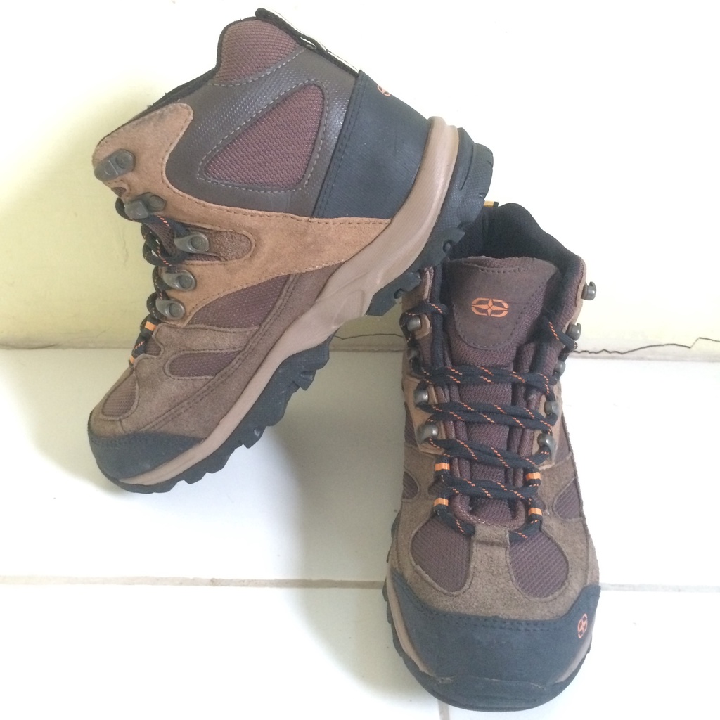 Sepatu Gunung Co-Trek Aerospeed