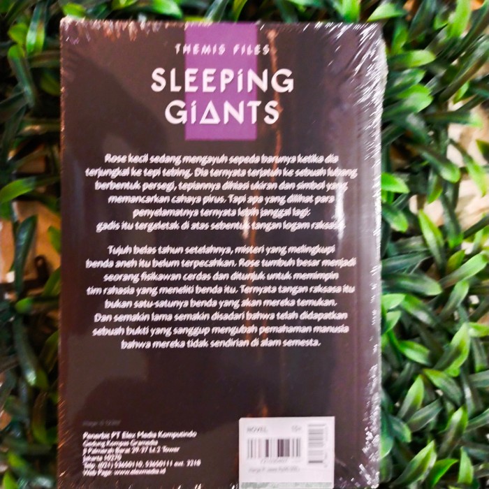 Sleeping Giants (Themis Files #1)