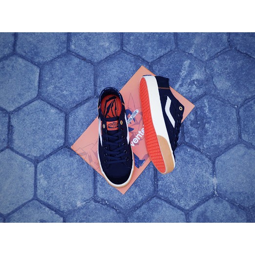 Sepatu Ventela Noir  Low (Nevertoolavish)