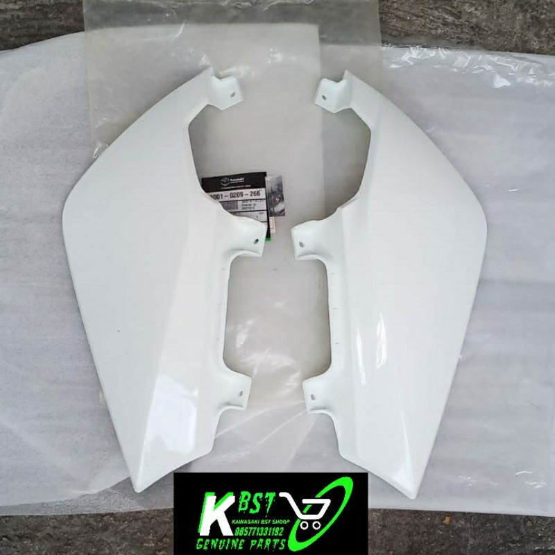 Cover body belakang putih Kiri kanan KSR Original kawasaki