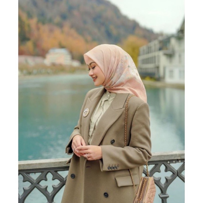 BUTTONSCARVES THE NADA SERIES voal