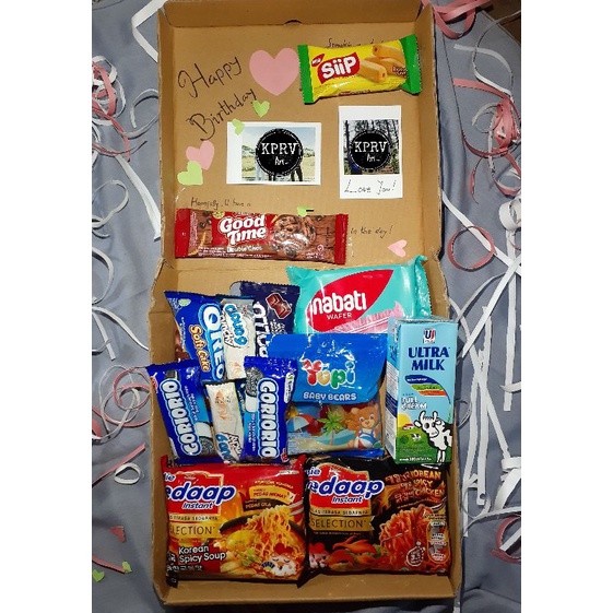 

Hampers box | Snack box | Gift box | Wisuda box | Ulang tahun, Natal, Lebaran murah meriah