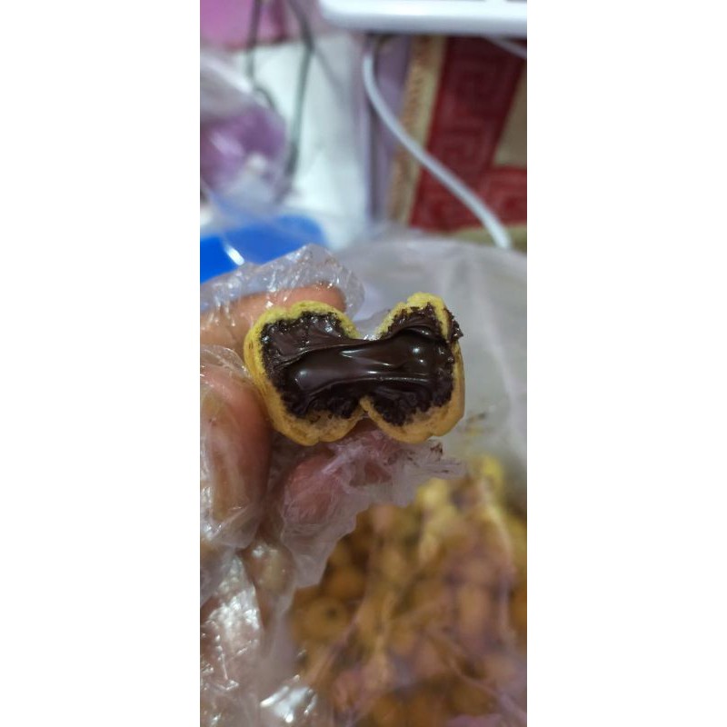 

sus kering isi coklat 500gr- soes coklat