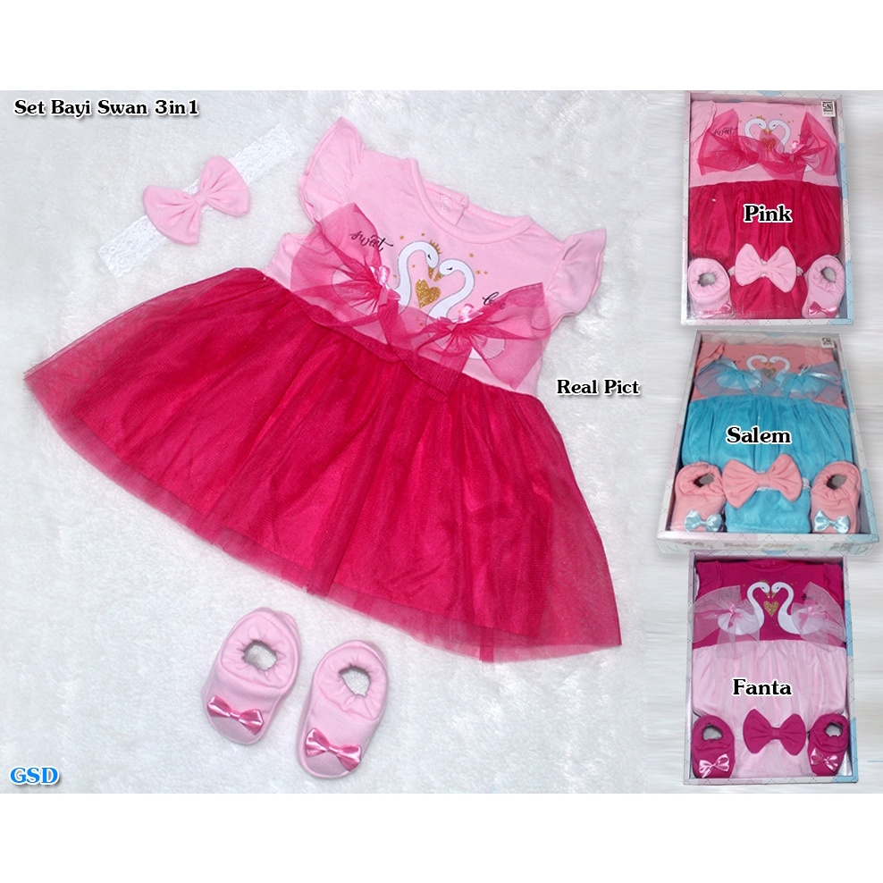 Swan 3in1/Baju Pesta Bayi Baru Lahir ( Ada Dress + Kaos kaki Dan Bandana )Bahan Kaos Halus