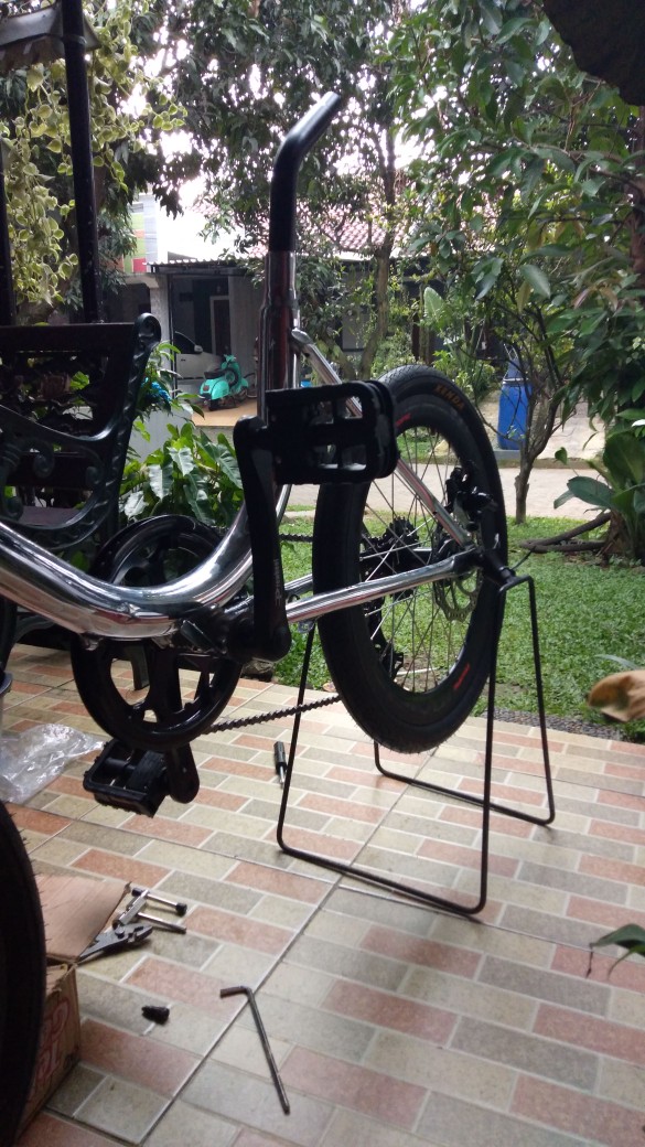 Hanger/tempat Dudukan Keranjang Sepeda